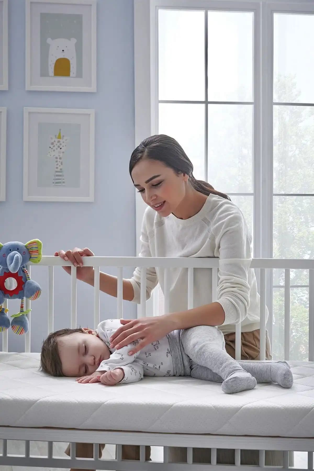 Yataş Mini Ninni Sünger Yatak Bebekler İçin Güvenli ve Konforlu Uyku Çözümü
