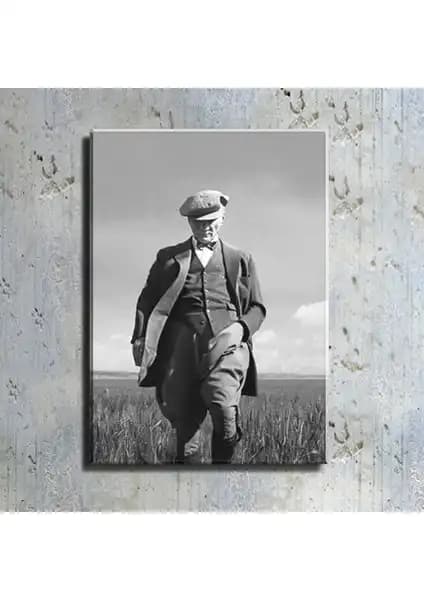 Atatürk Temalı Kanvas Tabloların Özellikleri ve Karşılaştırması 2