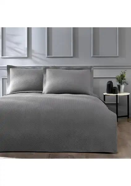 Yatak Örtüsü Karşılaştırması: Linens Mist ve Yataş Dazel Setleri Analizi 1