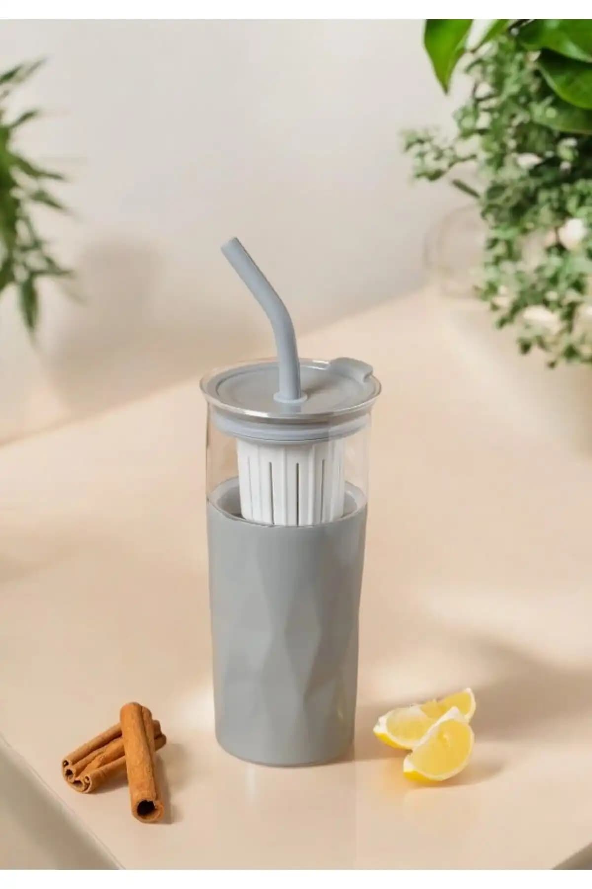 Dekorasyonda Popüler Detoks Bardağı Trendleri ve Sağlıkla Şıklık Bir Arada