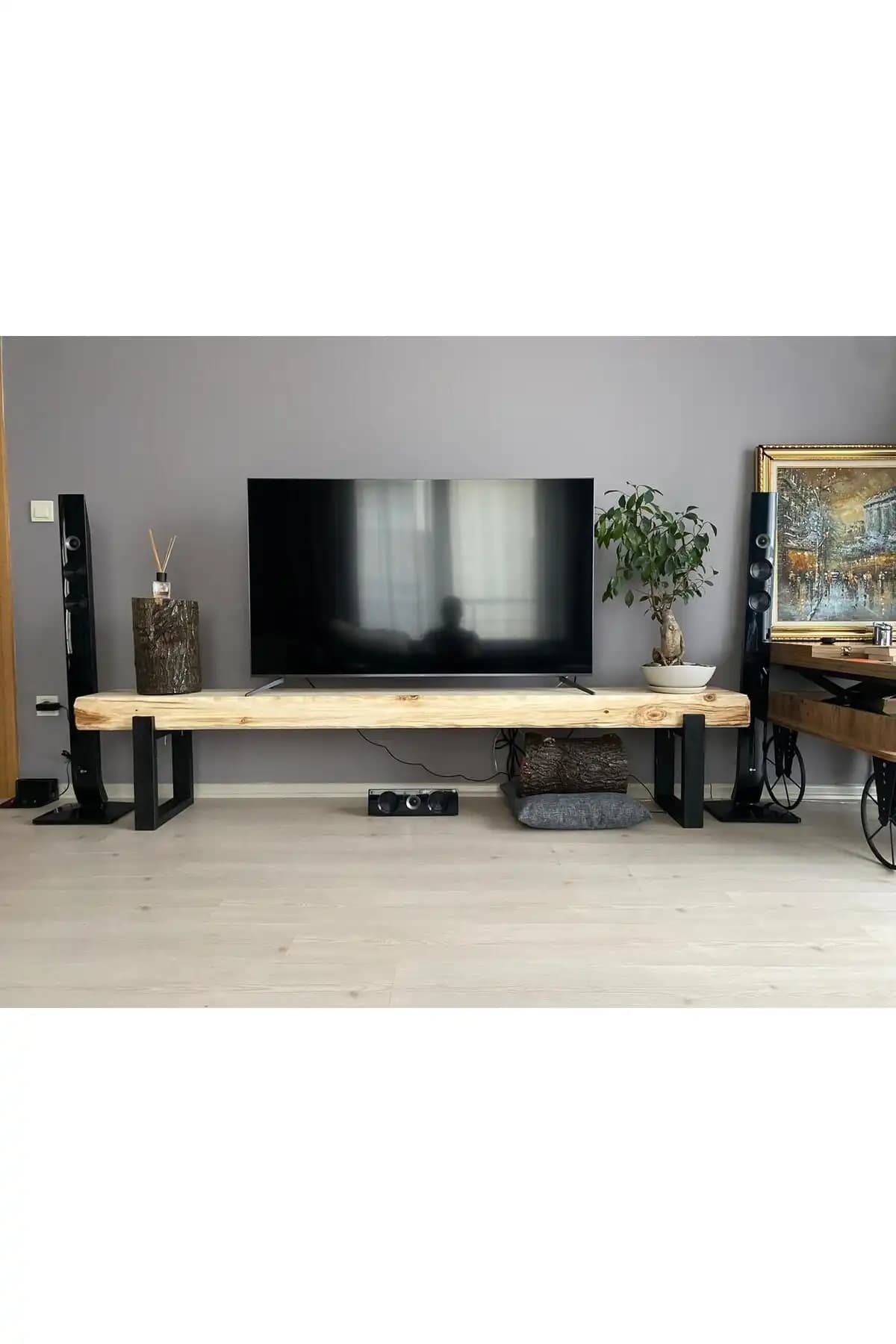 Doğal Ahşap Kütük TV Ünitesi: Rustik ve Modern Dekorasyonun En Güzel Buluşması