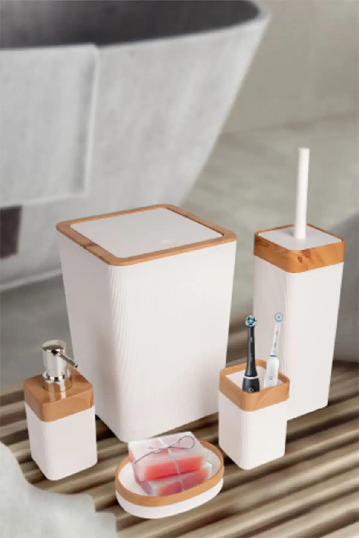 Decorev ve Rattan Banyo Setleri Karşılaştırması: Hangi Ürün Sizin İçin Uygun 2