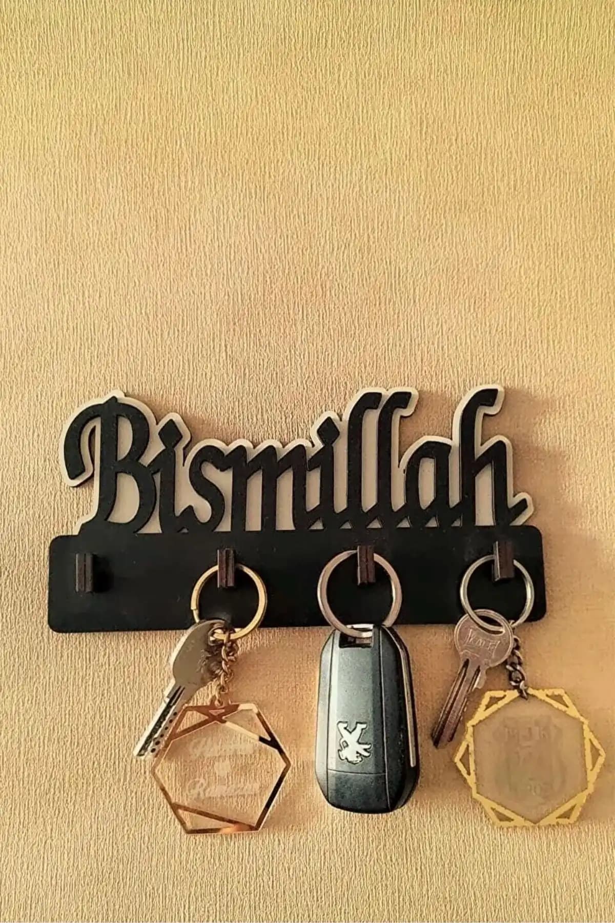 Ev Dekorasyonunda Kullanılan Ahşap ve Dekoratif Anahtar Askıları Karşılaştırması 1
