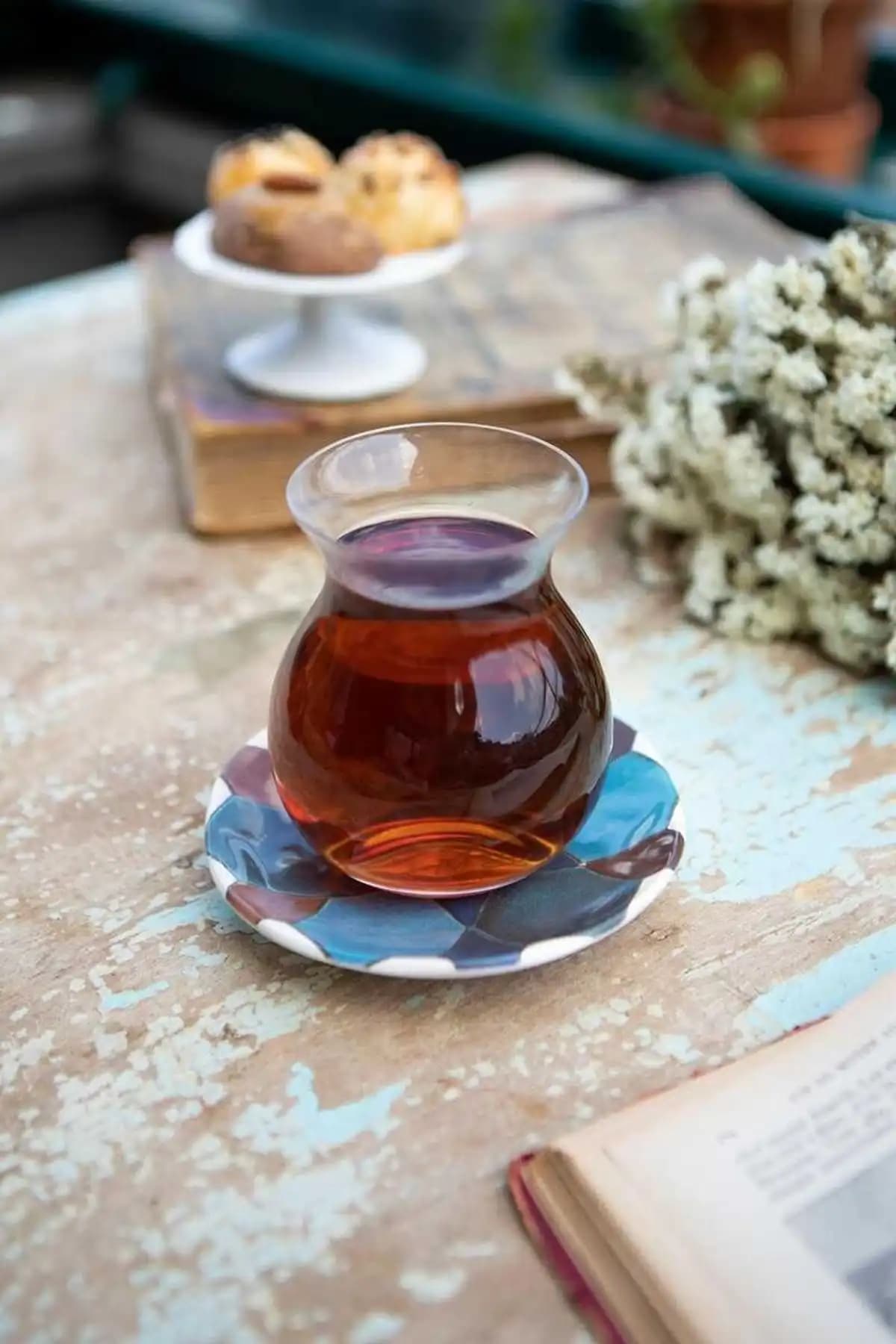 Refika’dan Çay Bardağı ile Ev Dekorasyonunu Zarif ve Fonksiyonel Hale Getirin