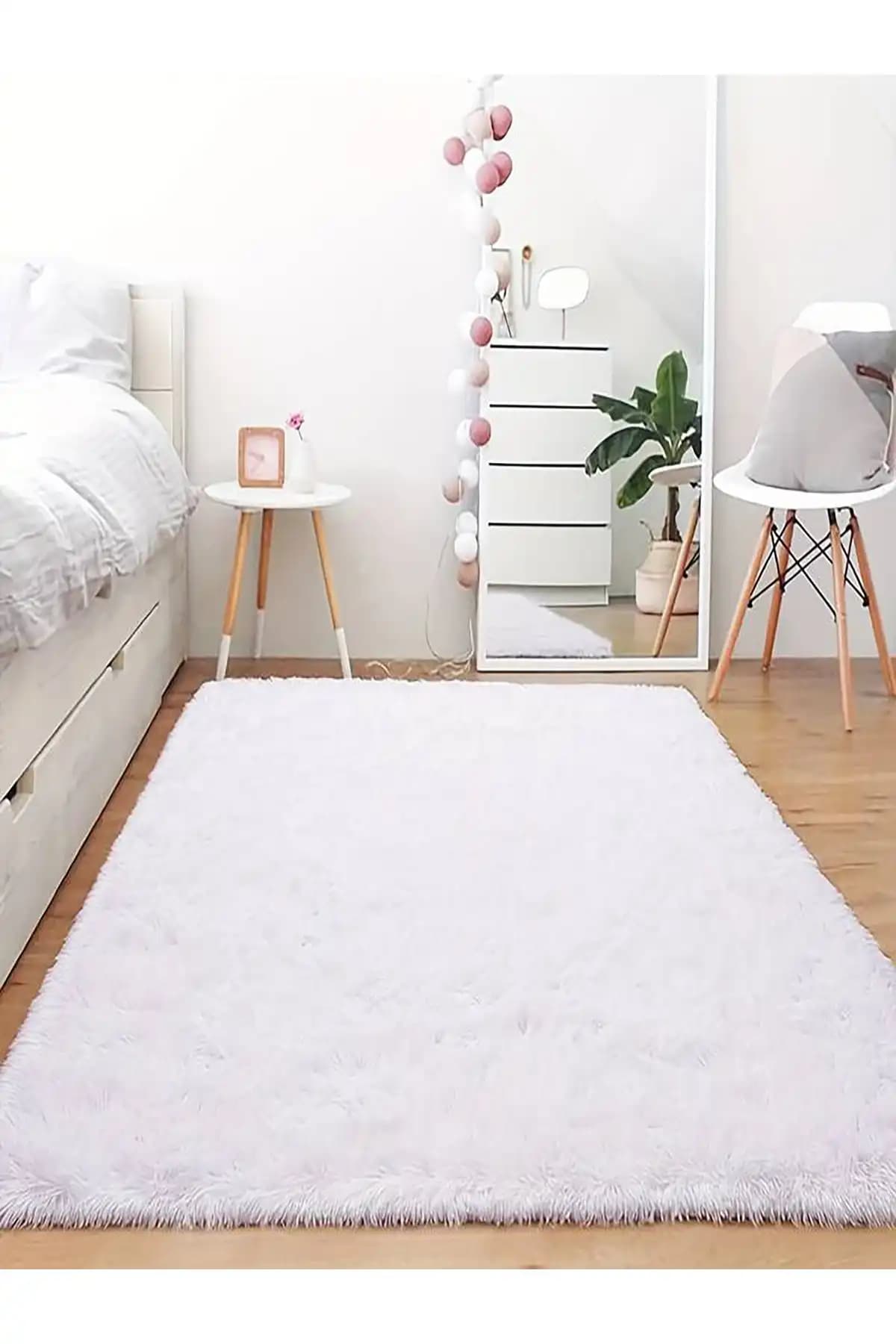 Yatak Odası Dekorasyonunda Peluş Halı Seçimi ve Dekorasyon İpuçları