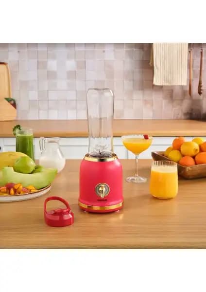 Karaca Blendfit Go ve Karaca Retro Kişisel Smoothie Blenderleri Karşılaştırması 2