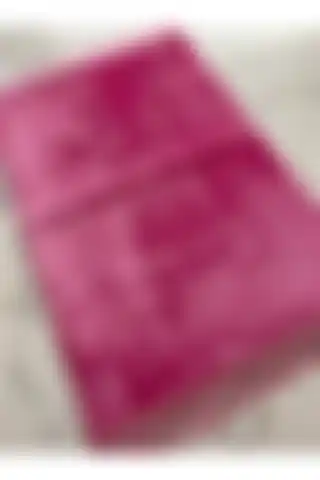 AYHANHOME Lüks Peluş Seccade Modelleri: Pembe mi, Ekru mu?