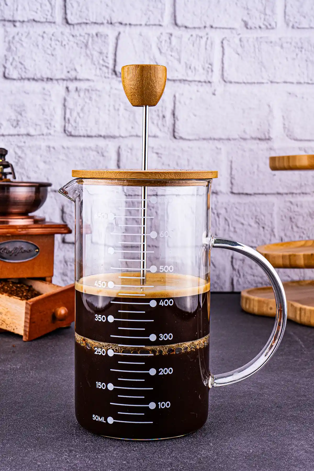 Bambum Leonardo French Press 700 ml: Estetik ve Fonksiyonel Kahve Demleme Aracı