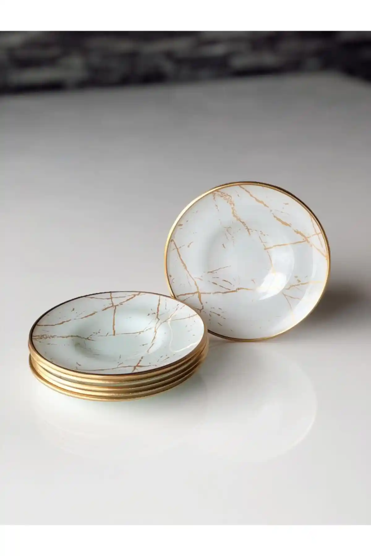 GÜRCÜGLASS Mermer Desen Beyaz Çay Tabağı: Şık ve Dayanıklı Cam Tasarımıyla Sofralarınıza Zarif Dokunuş