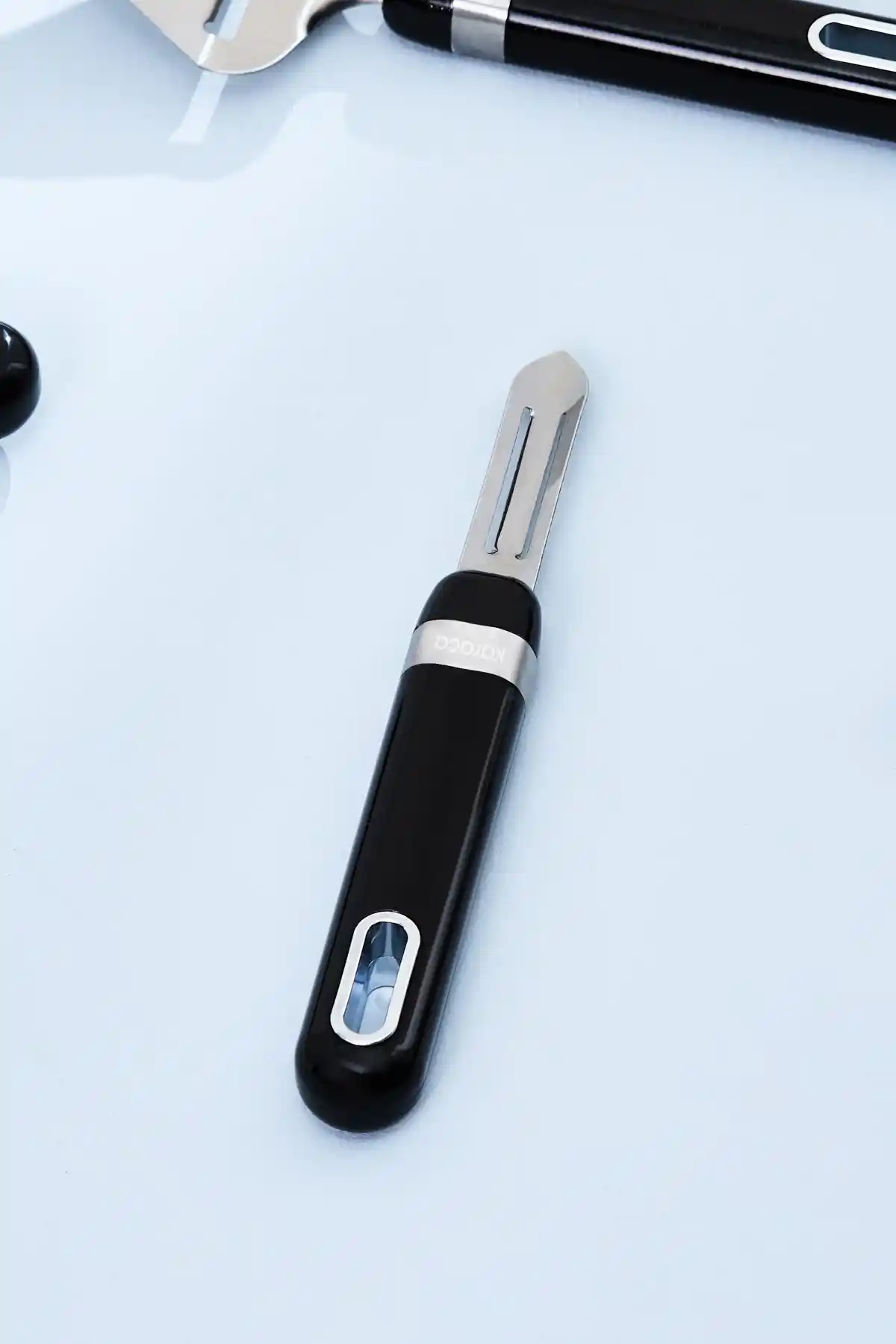 Karaca Mastermaid Yan Soyacak Siyah 20,4 cm: Dayanıklı ve Pratik Mutfak Soyacak Araçları