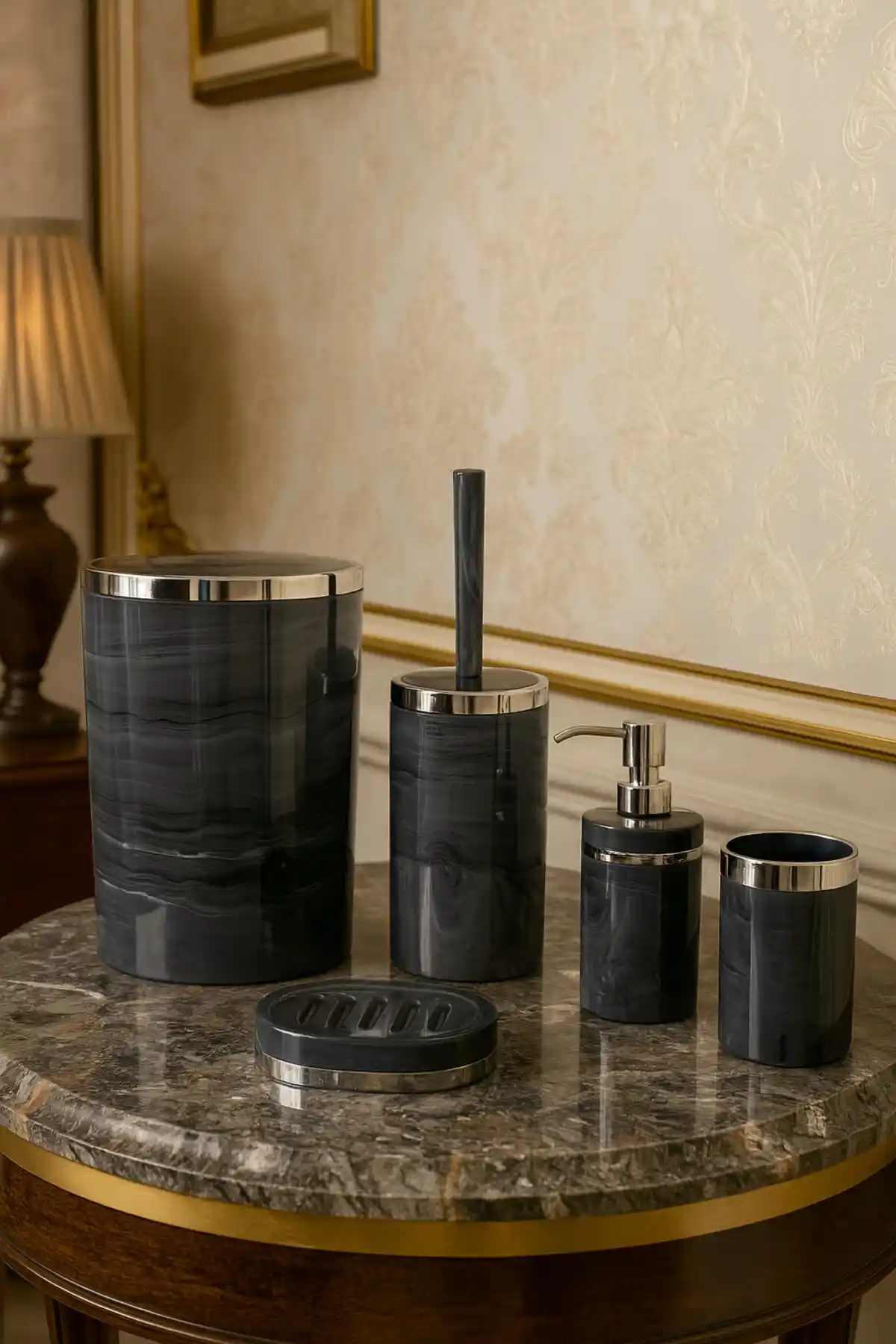 Makri Home 5'li Yuvarlak Banyo Seti: Estetik ve Fonksiyonellik Bir Arada