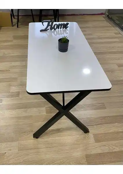 Masa Seçiminde Dikkat Edilmesi Gerekenler: Malzeme, Tasarım ve Kullanıcı Yorumları