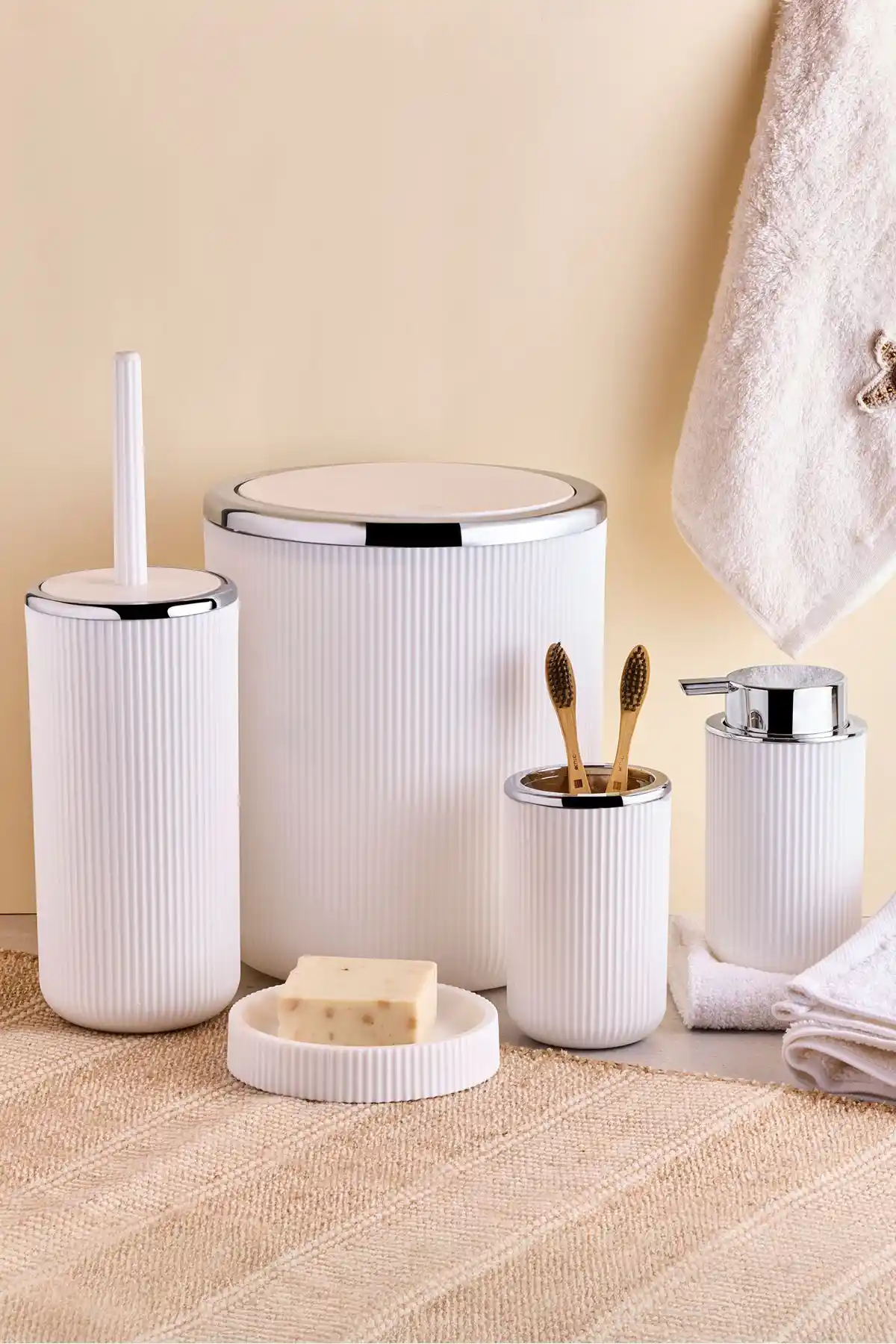 Perotti Lisbon Beyaz 5 Parça Kovalı Banyo Seti: Estetik ve Fonksiyonellik Bir Arada