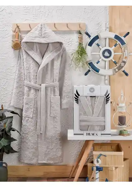 Philippus Berbera ve Rozet Tekstil Bornozları Karşılaştırması: Malzeme, Konfor ve Dayanıklılık Analizi