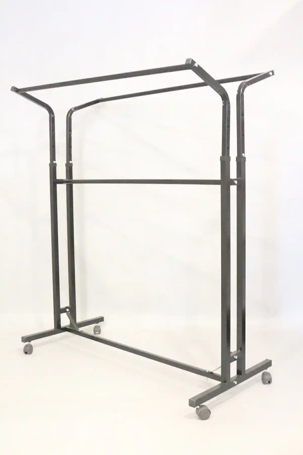 Acar Raf V Ayarlı Tekerlekli Askılık ile Çok Yönlü ve Dayanıklı Depolama Çözümü