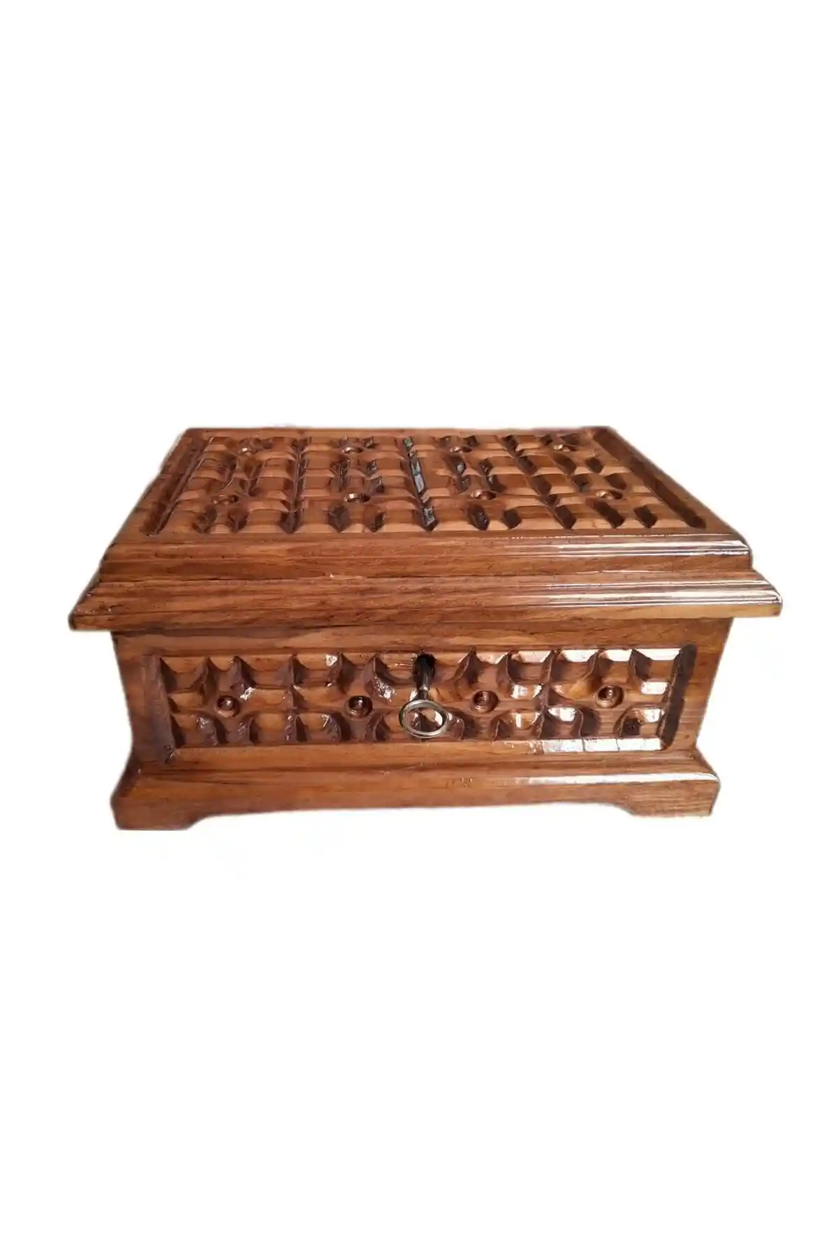 AS ÇEYİZ Ahşap Oyma Sandık: Şık ve Güvenli Saklama Çözümü