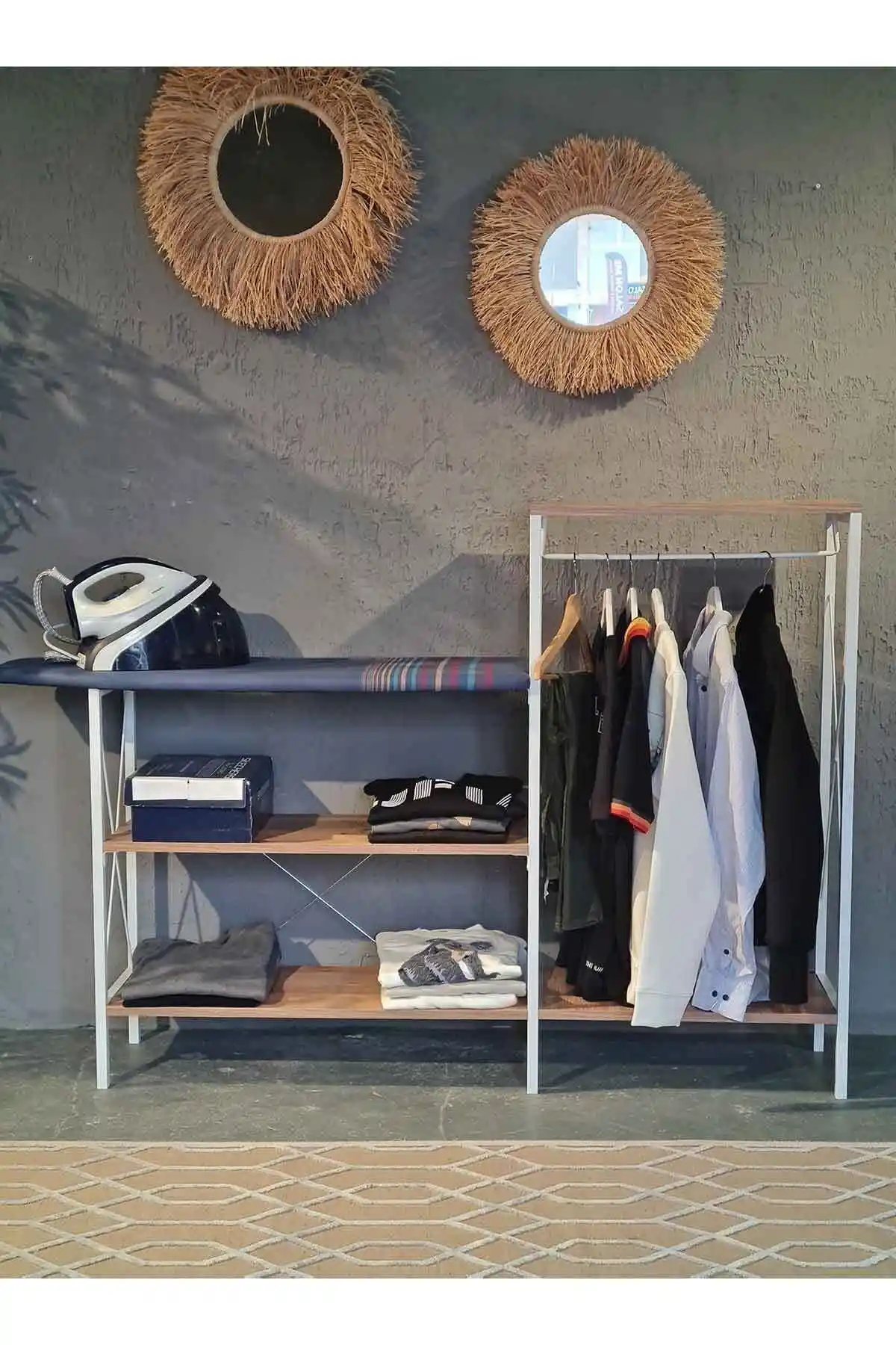 Avmpark Stally Askılı Ütü Masası Modern Tasarım ve Dayanıklı Malzemelerle Üretilmiştir