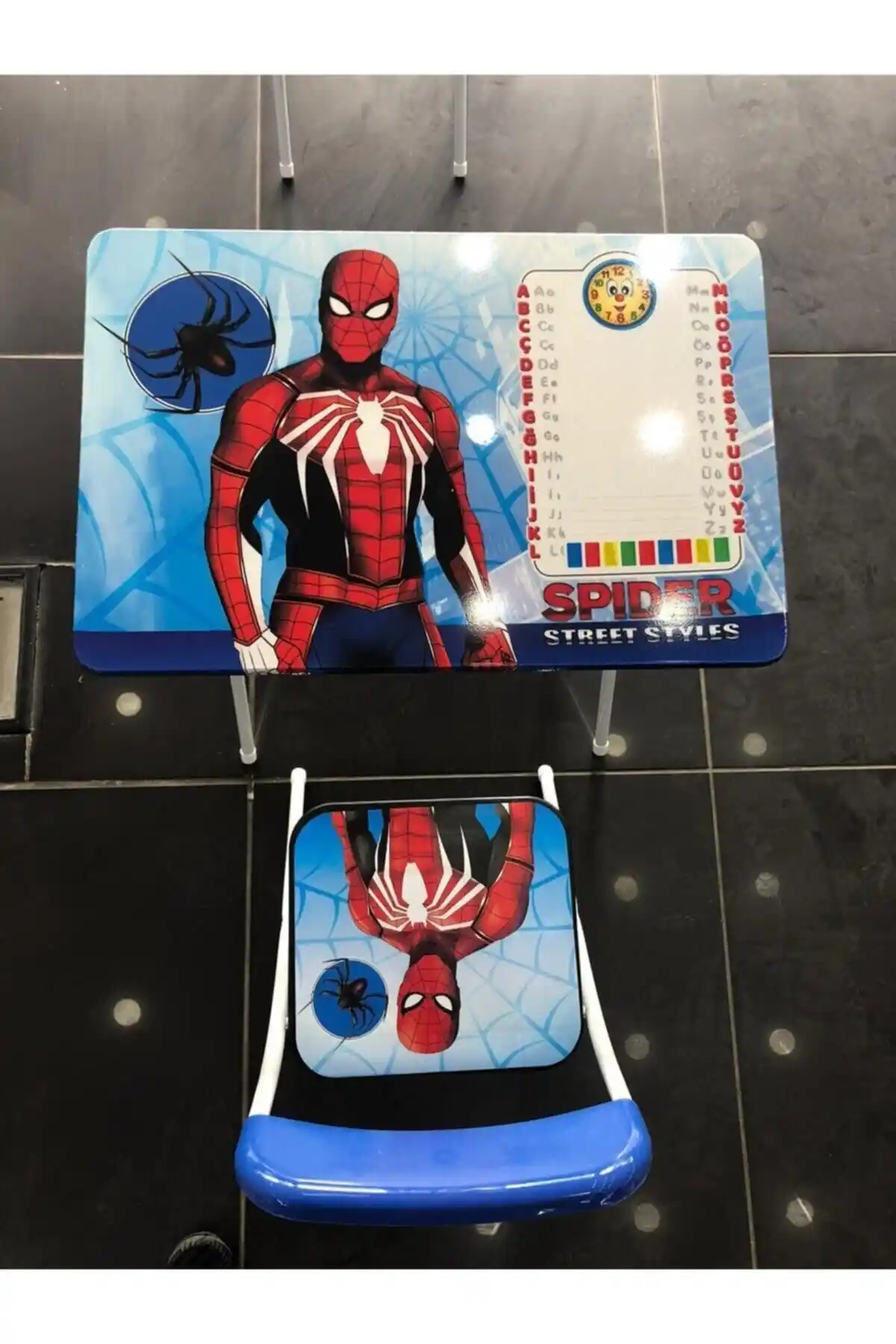 Beren Toys Ayrılabilen Çocuk Çalışma Masası: Dayanıklılık ve Estetik Bir Seçenek