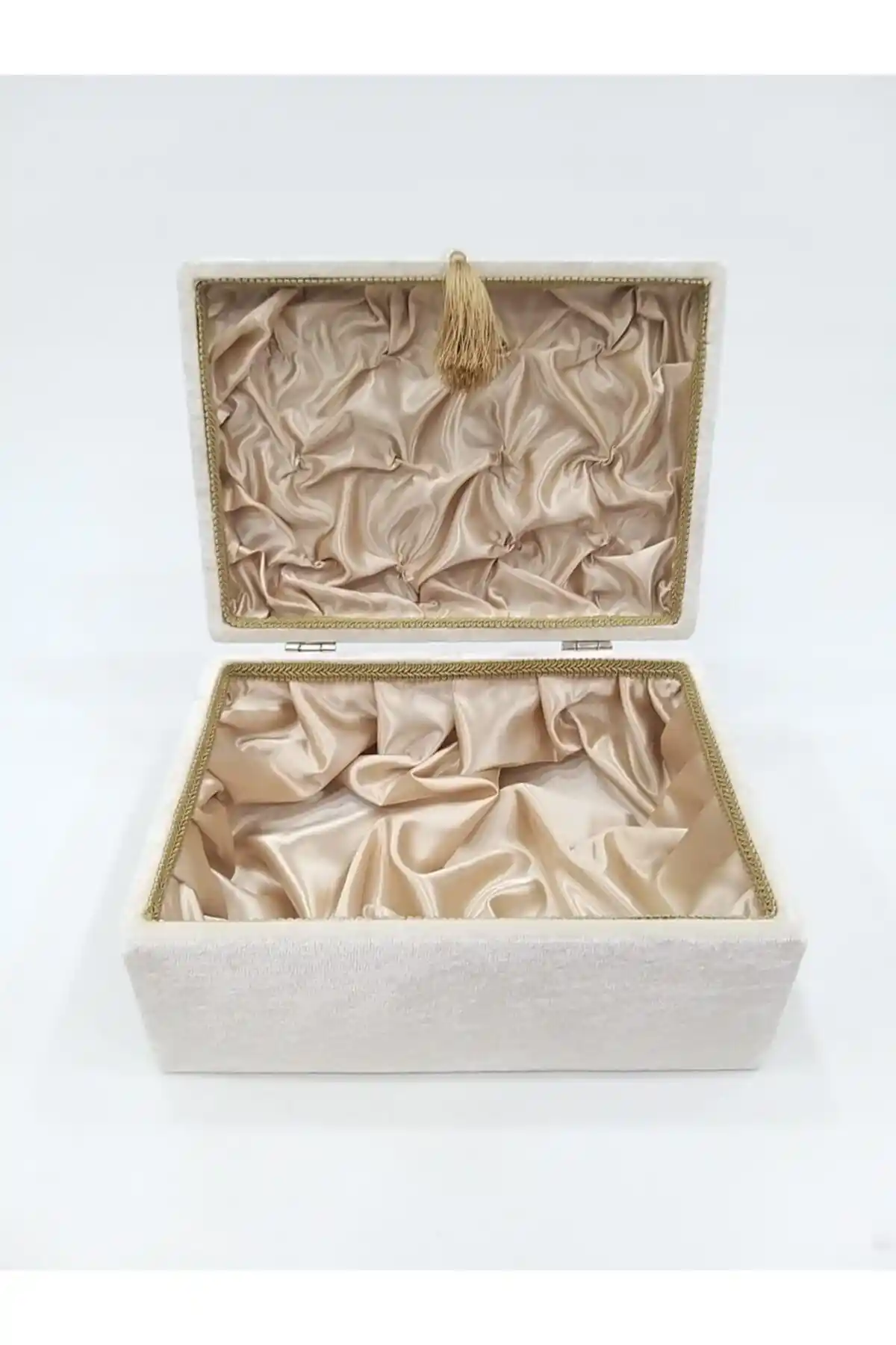 Eylül Kadife Kaplı Cappicuno Gelin Makyaj Sandığı Modern ve Şık Tasarımıyla Dikkat Çekiyor