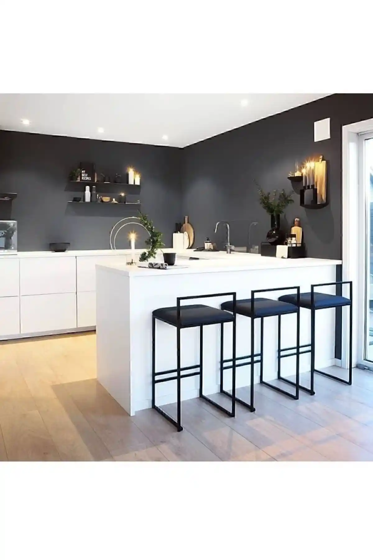 Genel Markalar Modern Metal Bar Taburesi: Şık ve Dayanıklı Tasarım Özellikleri