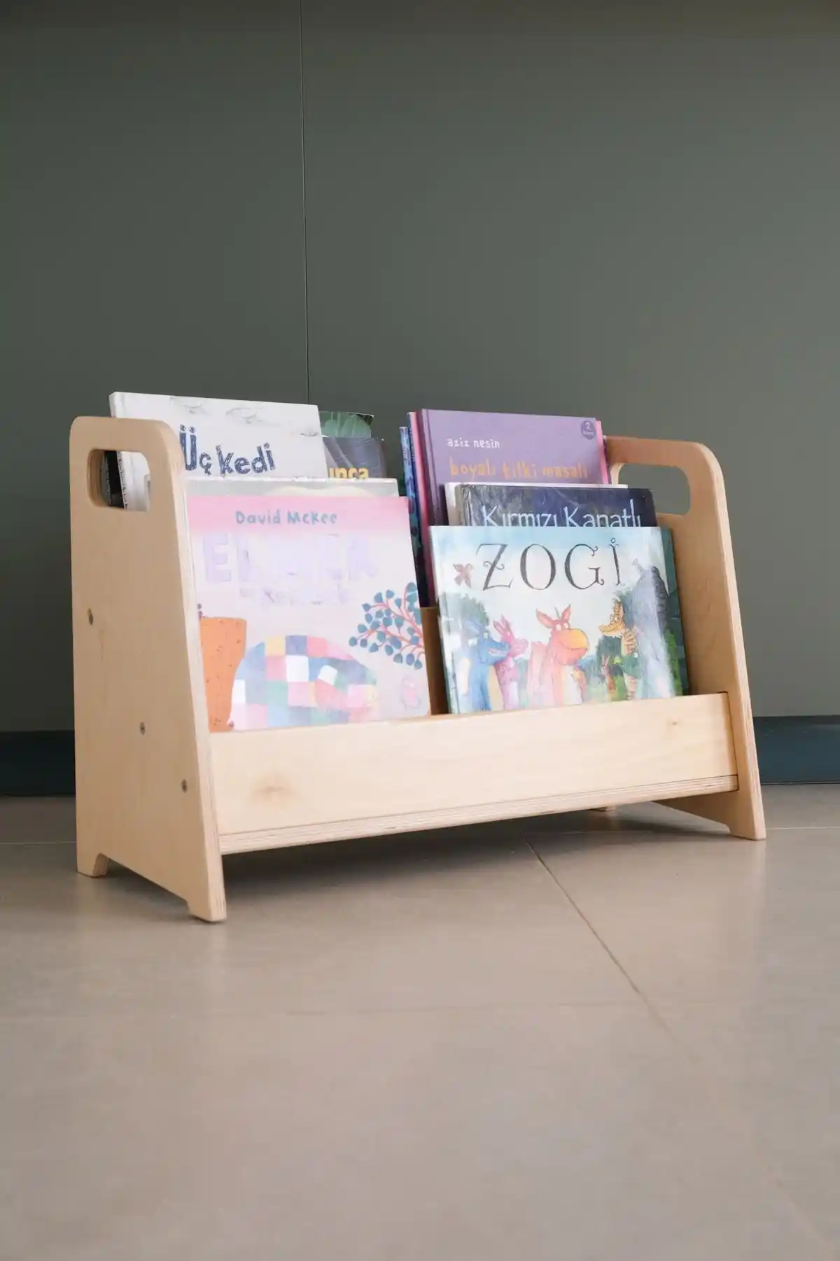 Minik Fare Montessori Kitaplık: Güvenli ve Şık Çocuk Odası Depolama Çözümü