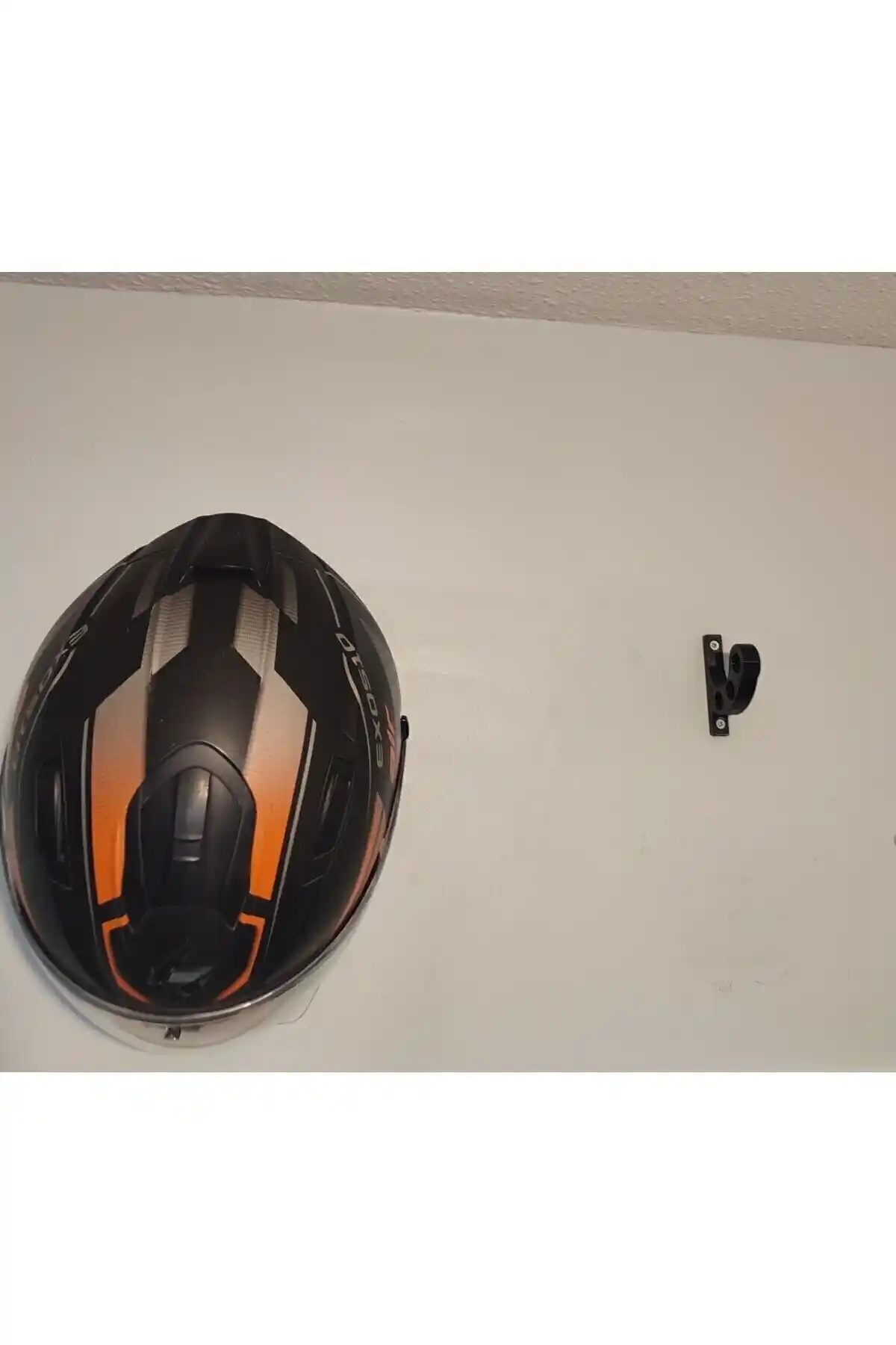 Motosiklet Kask Askısı: Dayanıklı ve Şık Saklama Çözümü