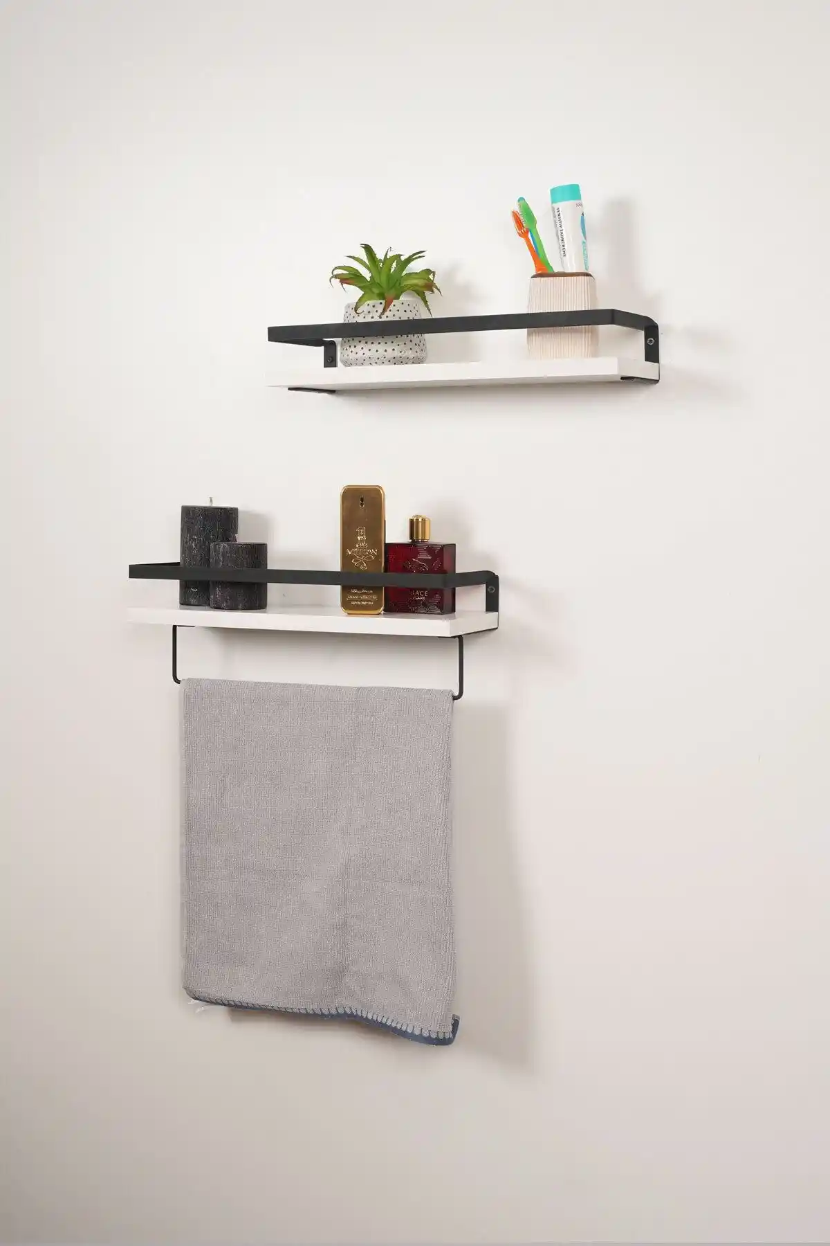 Mudesa Banyo Rafı Modern Tasarım ve Çok Amaçlı Kullanım İmkanı Sunar