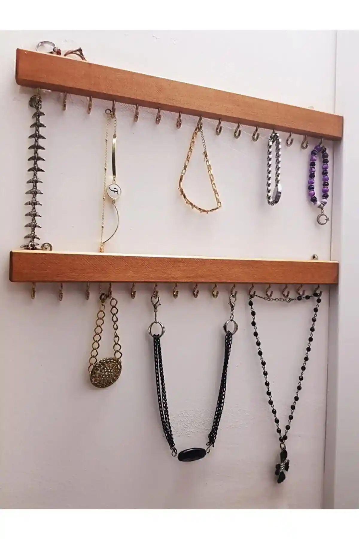 Tarz Elisra Twice Ahşap Takı Askısı: Estetik ve Fonksiyonellik Bir Arada