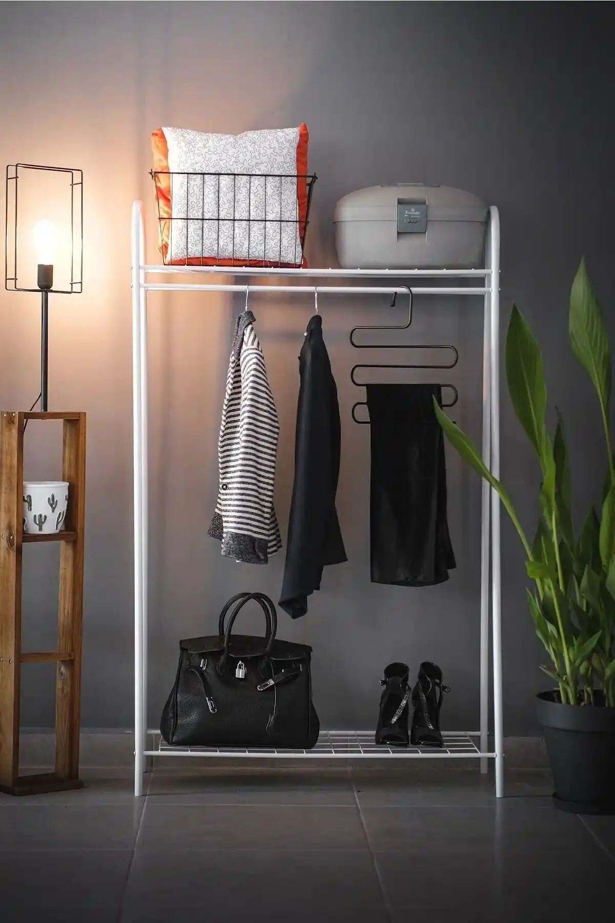 Toprak E-Ticaret Elit 2 Metal Portmanto: Modern ve Dayanıklı Çözüm