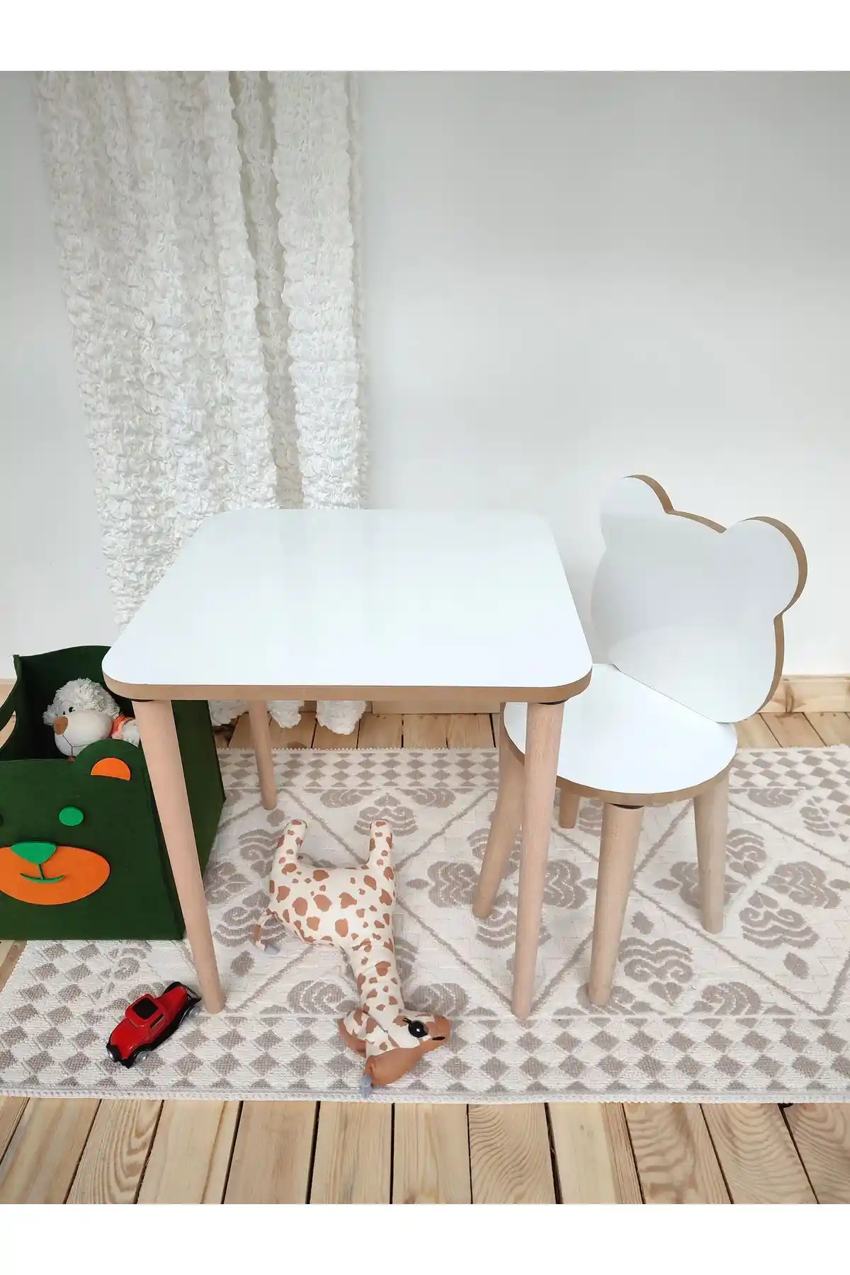 Varje Çocuk Masa Sandalye Takımı: Güvenli ve Şık Tasarım ile Çocuklar İçin Uygun Mobilya Seçenekleri