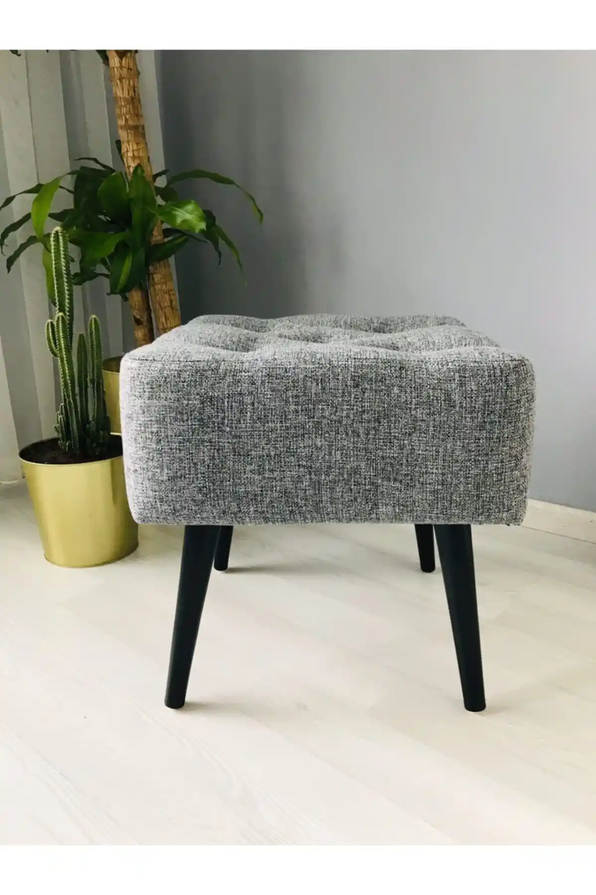 WEBPANYA Artego Geniş Oturum Alanlı Siyah Ağaç Ayak Gri Kare Puf Bench Ürünü İncelemesi