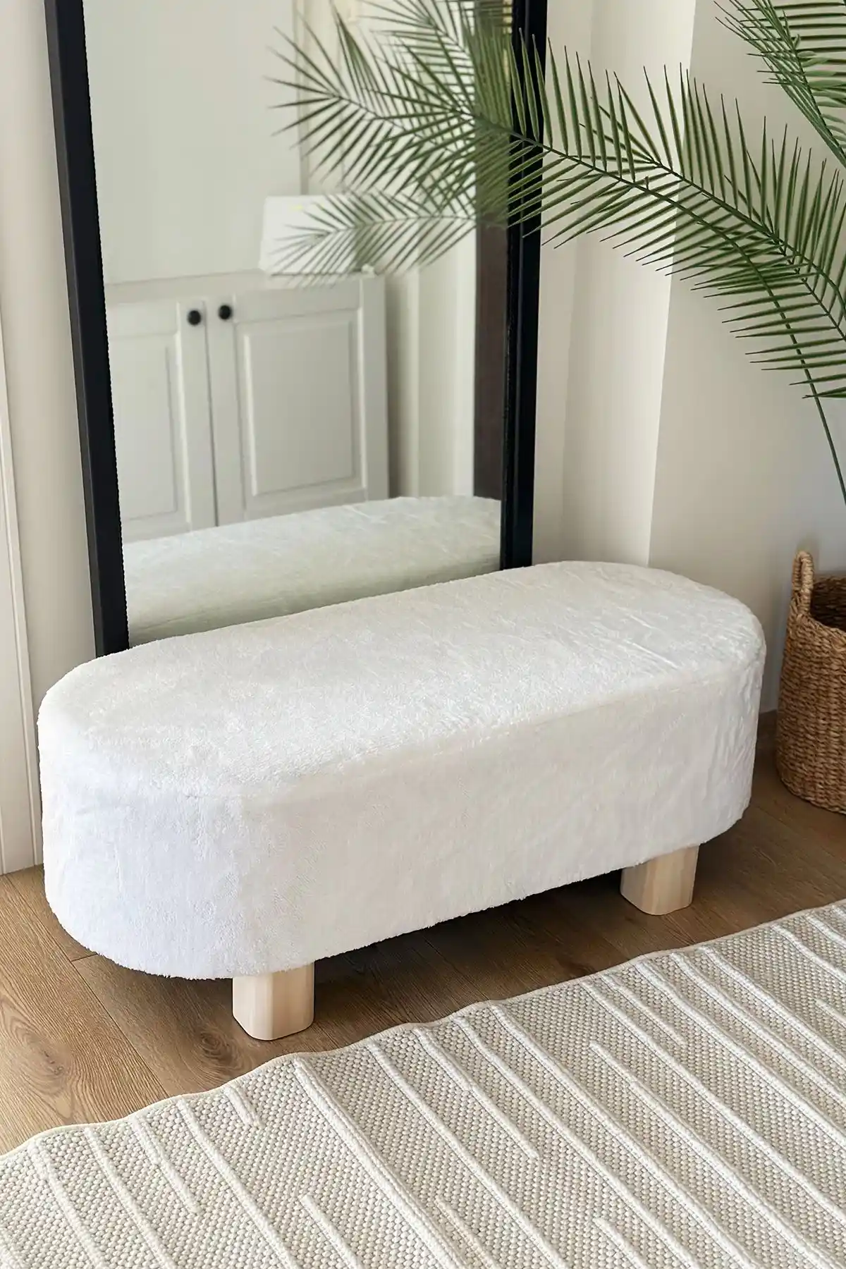 Zem Marin Puf Beyaz Teddy Kumaş Modern ve Minimalist Oturma Çözümü