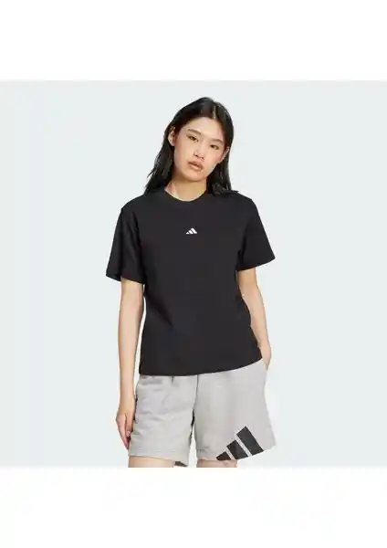 Adidas JC5943 Essentials Small Logo Pamuk Tişört Günlük ve Spor Kullanımına Uygun