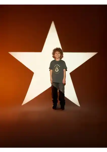 Galatasaray 5 Yılz Çocuk T-Shirt: Şıklık ve Takım Ruhu Bir Arada