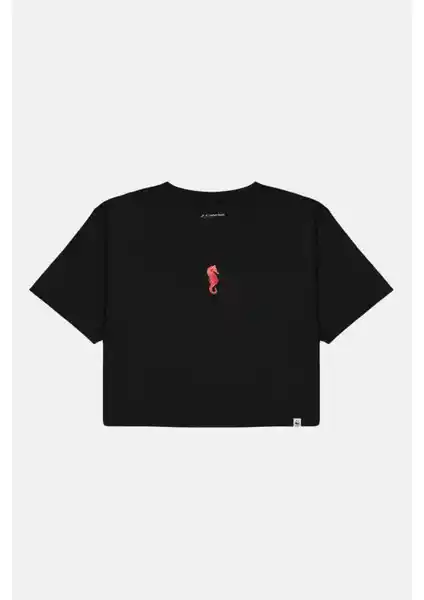 WWF Market Denizatı Temalı Hafif Siyah Crop T-Shirt Doğa ve Şıklığı Bir Arada Sunar