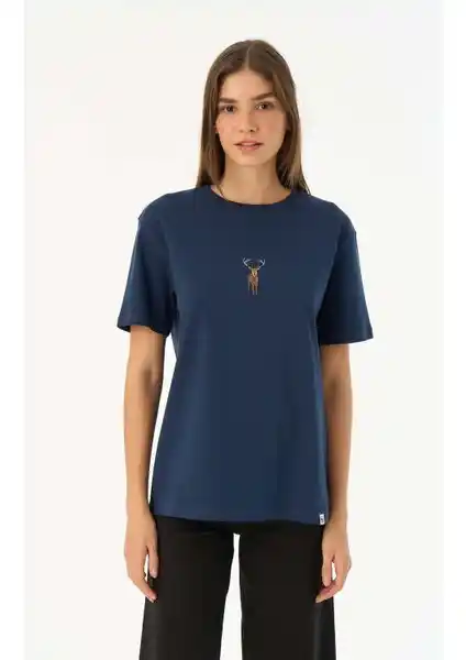 WWF Market Geyik Premium Lacivert T-Shirt Modern Tasarım ve Sürdürülebilirlik Özellikleriyle