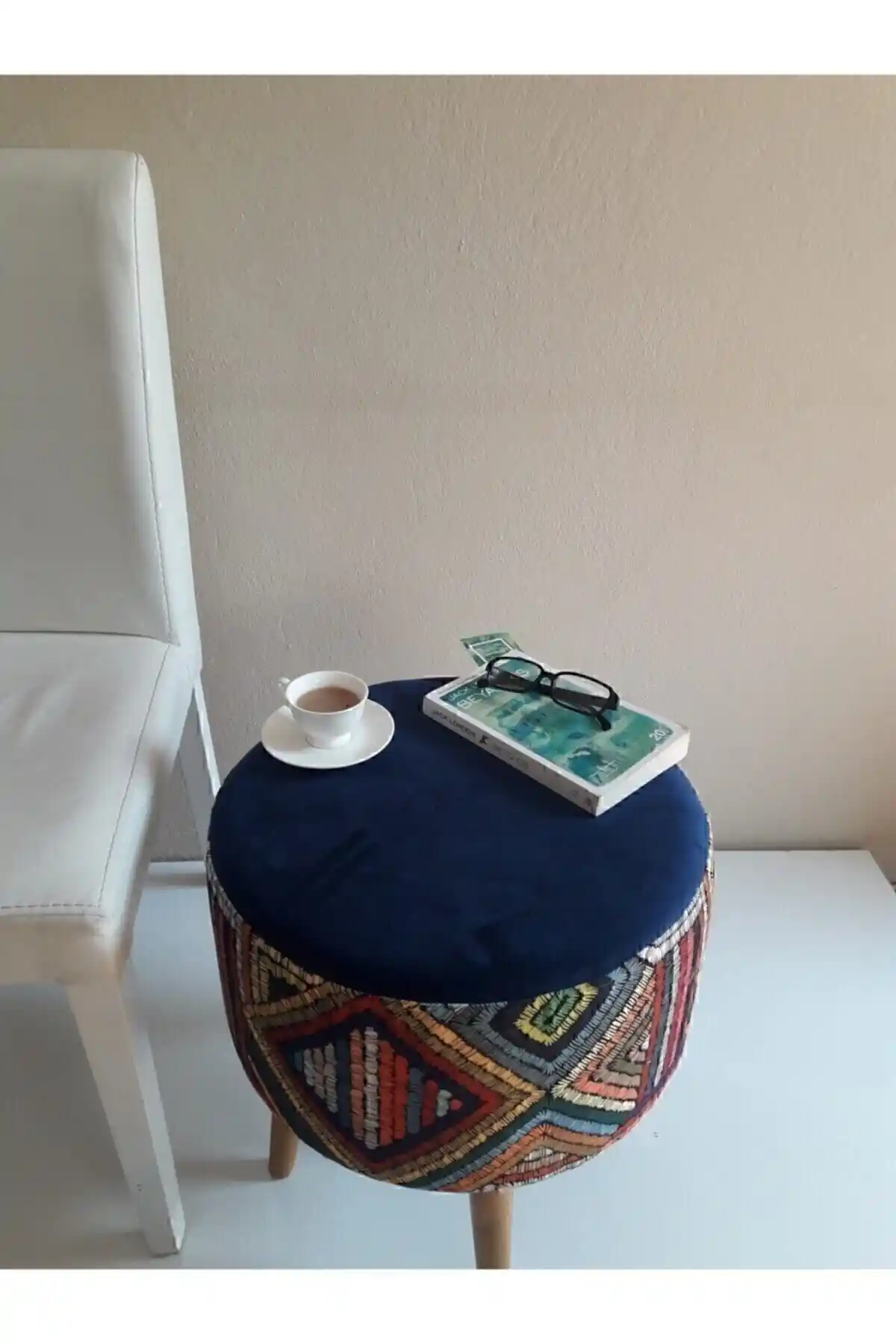 Albatros Retro Gürgen Ahşap Ayaklı Dekoratif Puf Modern ve Dayanıklı Tasarım