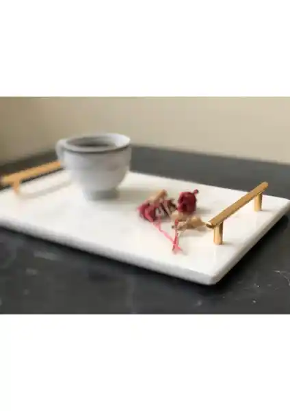 Calacatta Oliva Doğal Mermer ve Gold Daire Kulp ile Şık ve Dayanıklı Dekoratif Unsurlar