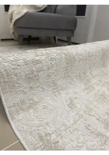 Dinarsu Kaymaz Halı Assos Nevra Krem: Fonksiyonellik ve Estetiğin Uyumuyla Günlük Kullanım
