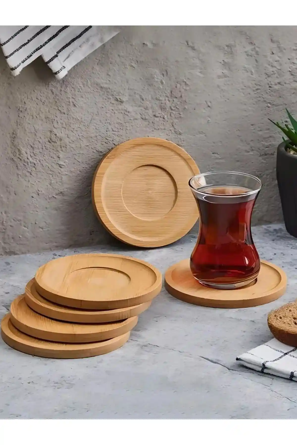 Doğal Bambu Bardak Altlığı Seti: Şık ve Sürdürülebilir Masa Düzeni Çözümü