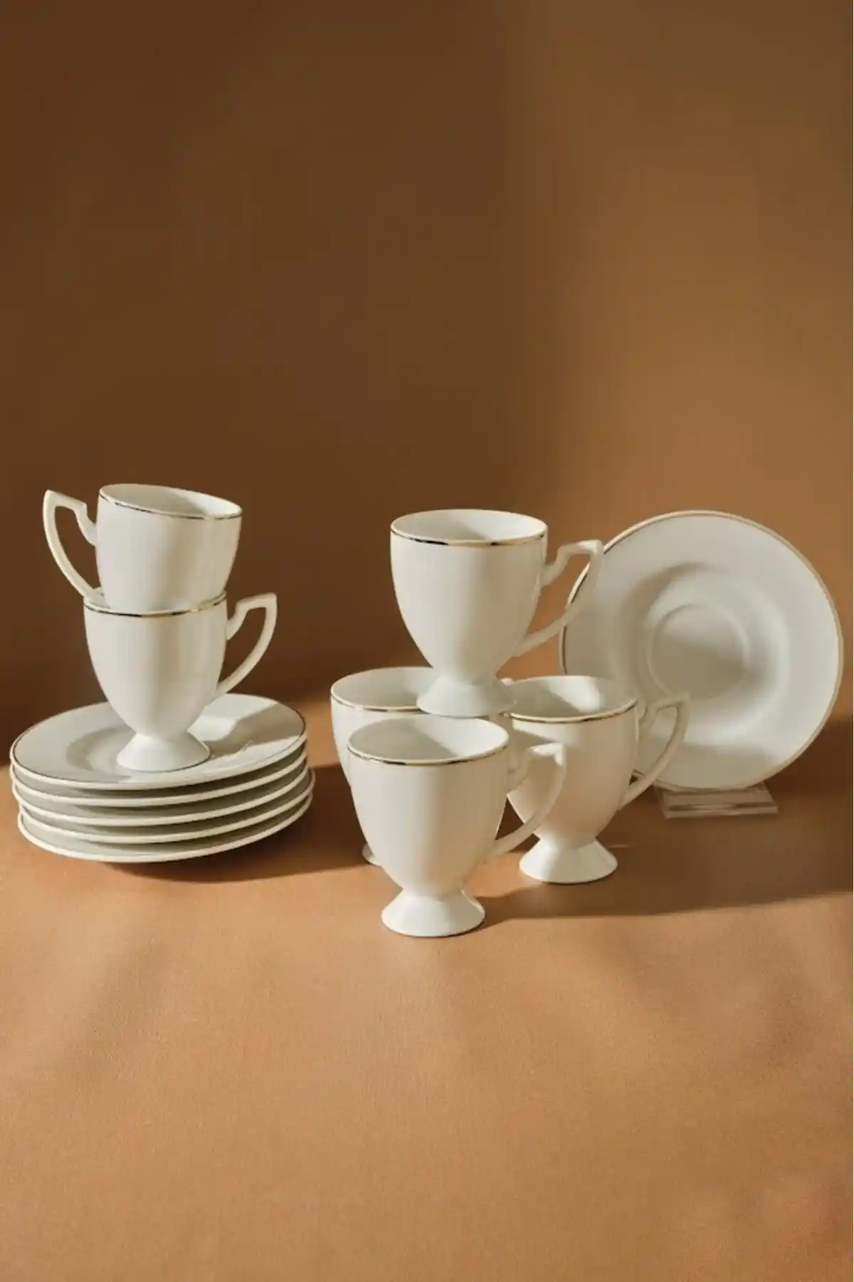 Karaca Boyoz 6 Kişilik Kahve Fincan Takımı Estetik ve Dayanıklılık Sunar