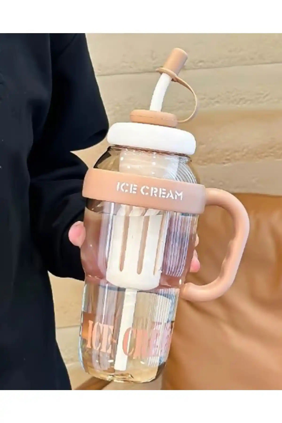 Kitchen Beauty Ice Bottle: Estetik ve Fonksiyonelliği Bir Arada Sunan Su Şişesi Modeli