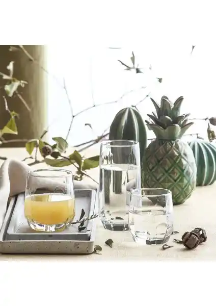 Lav Diamond 18 Parça Şeffaf Cam Bardak Seti ile Şıklık ve Fonksiyonellik Bir Arada