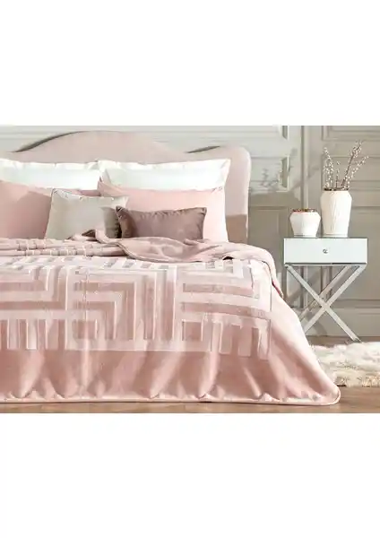 Madame Coco Clementine Vizon Emboss Çift Kişilik Battaniye Şık ve Kullanışlı Tasarım