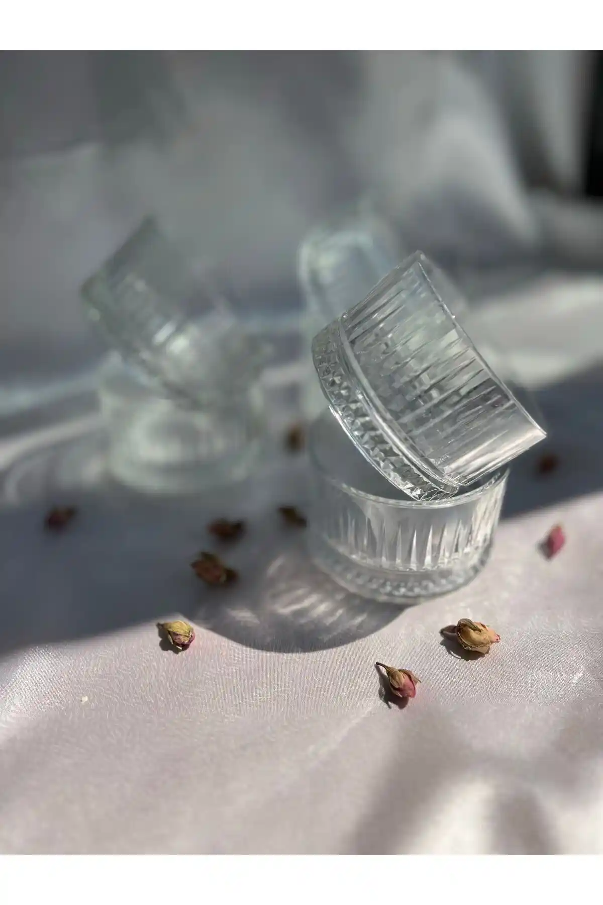 Paşabahçe Elysia Cam Çerezlik Seti: Estetik ve Fonksiyonellik Bir Arada