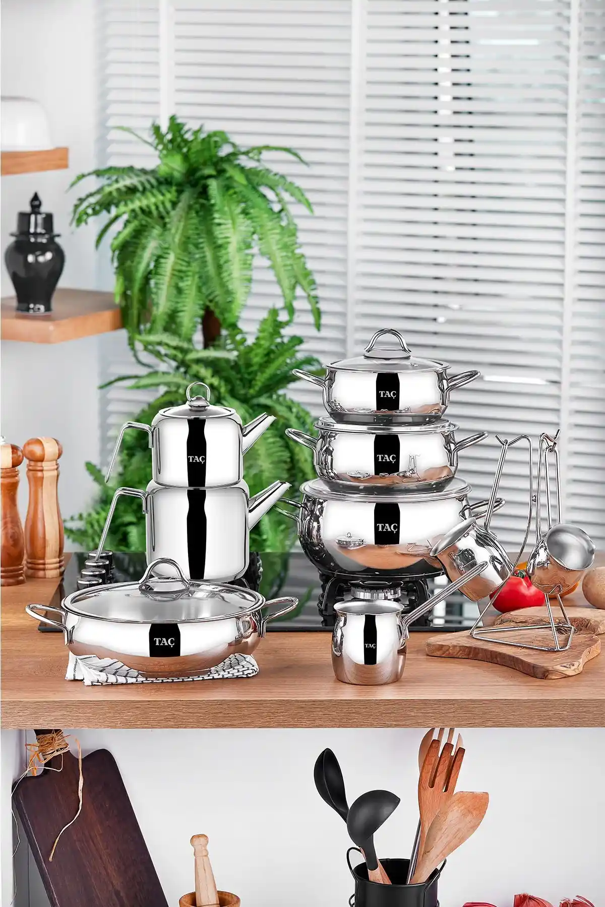 Taç Vallena 15 Parça Çelik Çeyiz Seti: Dayanıklı ve Şık Mutfak Gereçleri