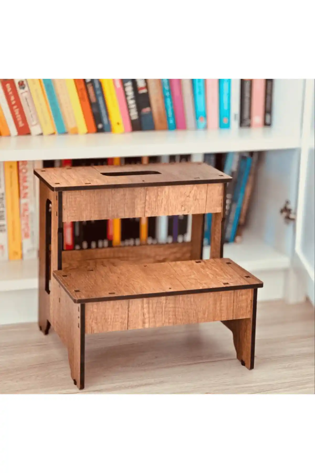 Vigo Wood İki Basamaklı Ahşap Tabure: Dayanıklı ve Estetik İç Mekan Mobilyası