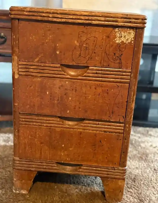 Ahşap Mobilyalarda Gerçek Ahşap ve Kaplama (Veneer) Farkını Anlama ve Bakım Yöntemleri