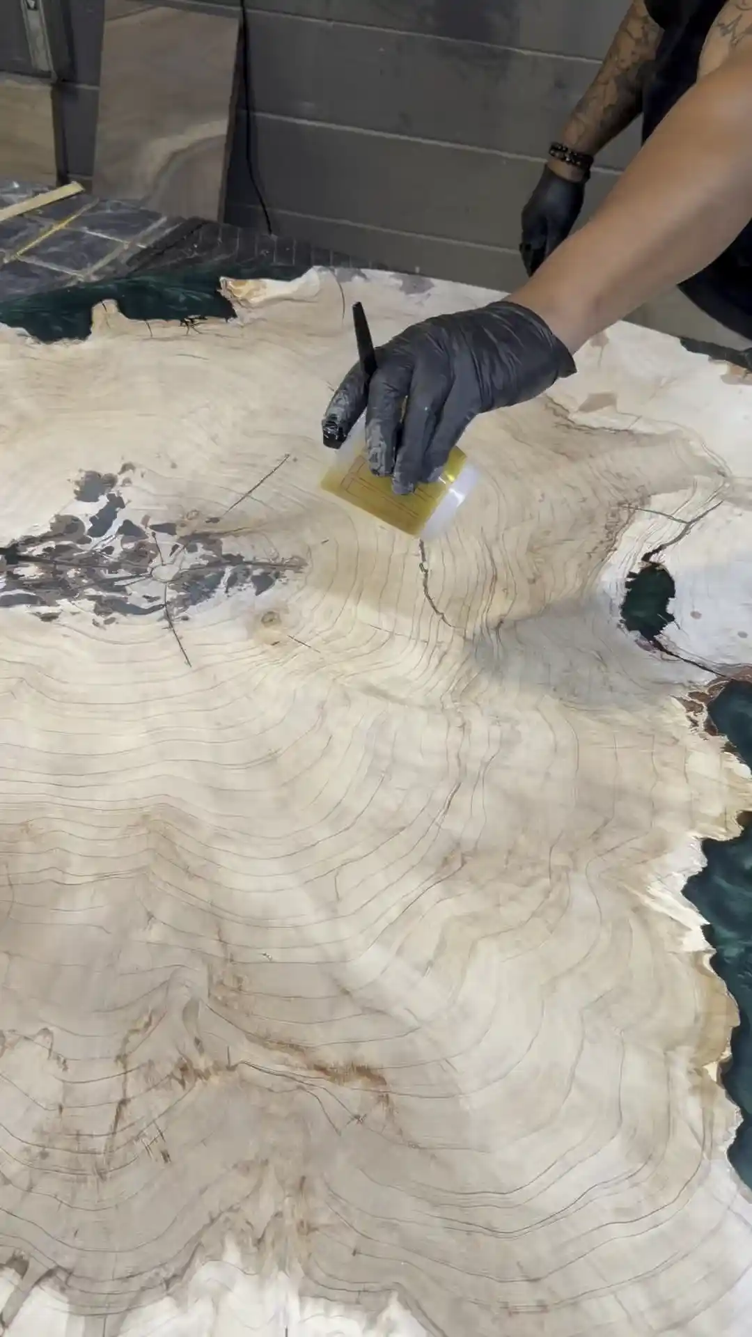 Ahşap Yüzeylerde Bitirme Ürünleri ve Uygulama Teknikleri: Rubio, Osmo, Tung Yağı ve Diğerleri