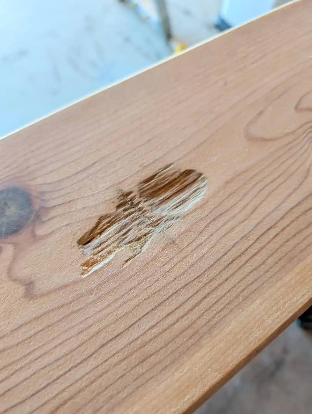 Ahşap Yüzeylerde Kusur Doldurma ve Onarım Yöntemleri: Teknikler ve Öneriler